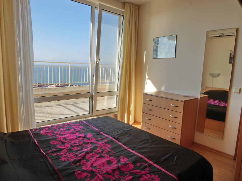 Panoramic Sea View Apartment Crown, Pools And Beach, Sveti Vlas Esterno foto