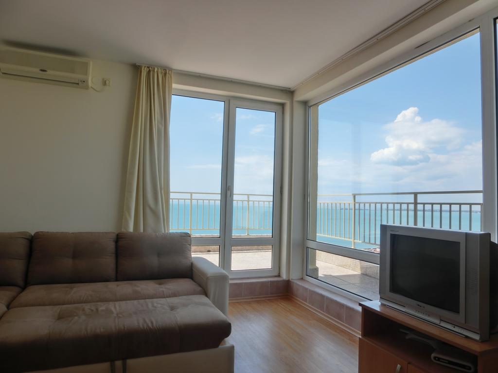 Panoramic Sea View Apartment Crown, Pools And Beach, Sveti Vlas Esterno foto