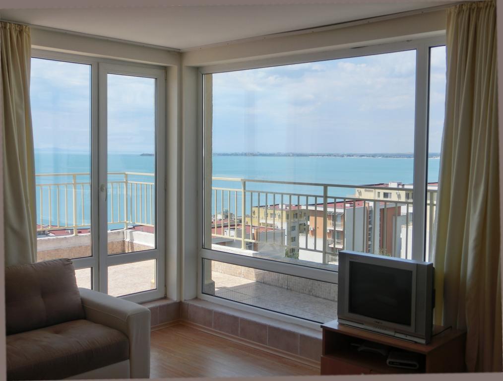 Panoramic Sea View Apartment Crown, Pools And Beach, Sveti Vlas Esterno foto