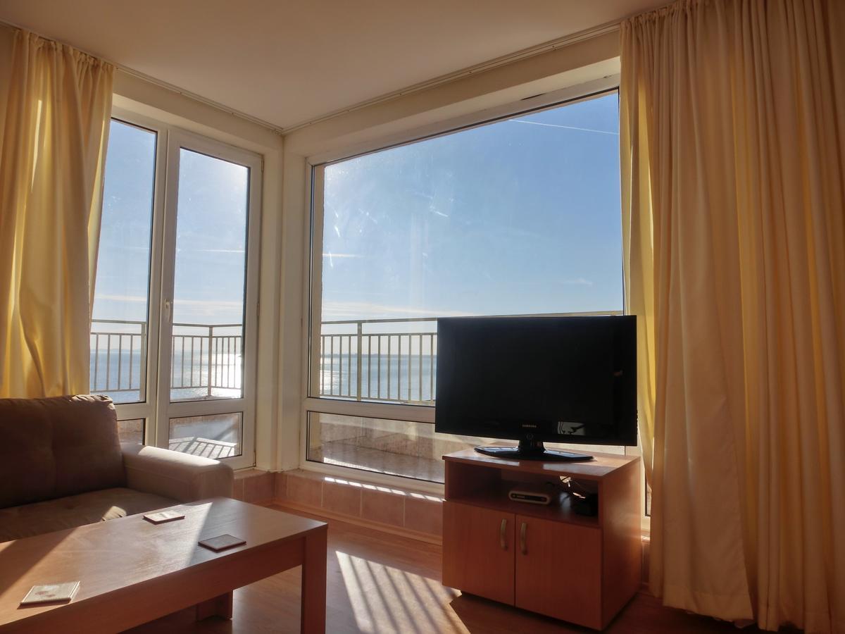 Panoramic Sea View Apartment Crown, Pools And Beach, Sveti Vlas Esterno foto